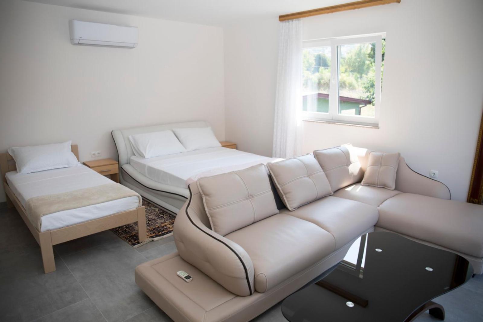 Kovac Riverfront Apartments Mostar Exterior foto