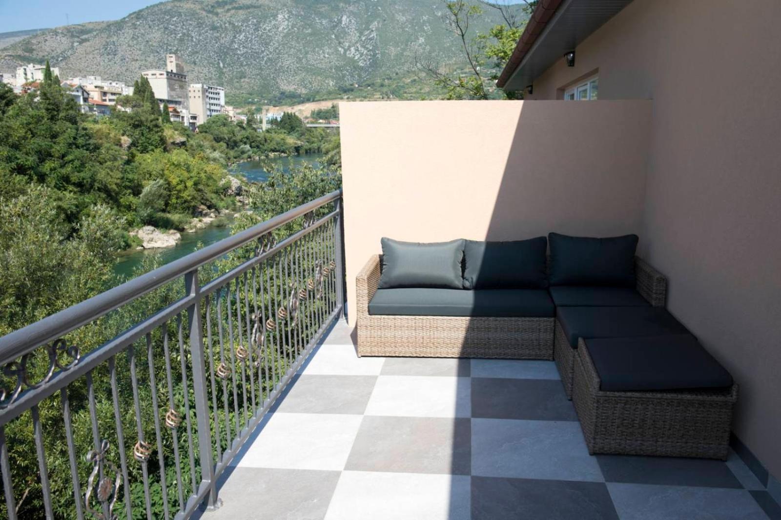 Kovac Riverfront Apartments Mostar Exterior foto
