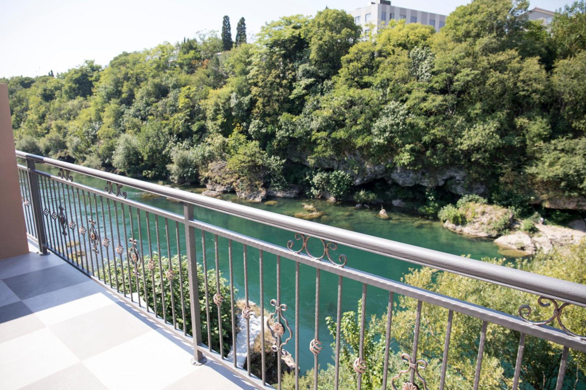 Kovac Riverfront Apartments Mostar Exterior foto